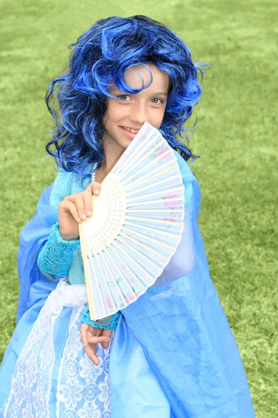 Blu haired kleines Mädchen — Stockfoto