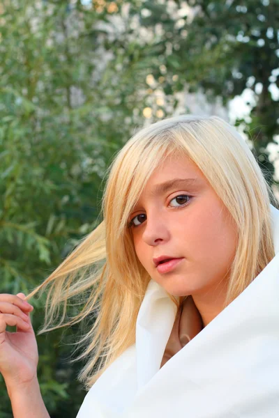 Ładna blondynka — Zdjęcie stockowe