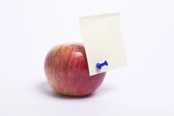 苹果和笔记纸 — 图库照片