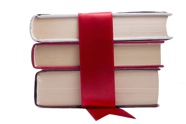 Boeken verpakt in red tape — Stockfoto