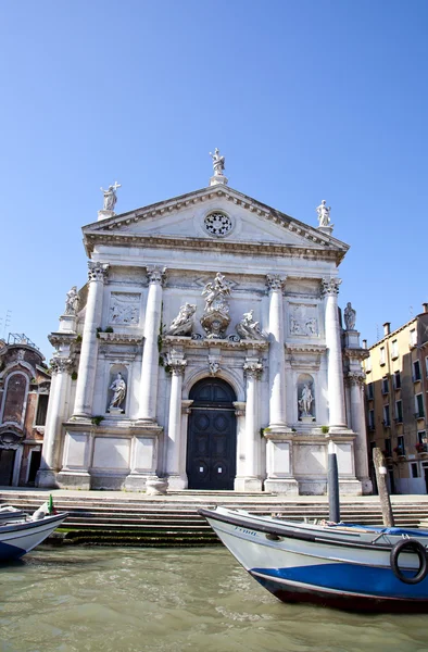 Kyrkan av St eustachio eller san stae vid Canal Grande Venedig — Stockfoto