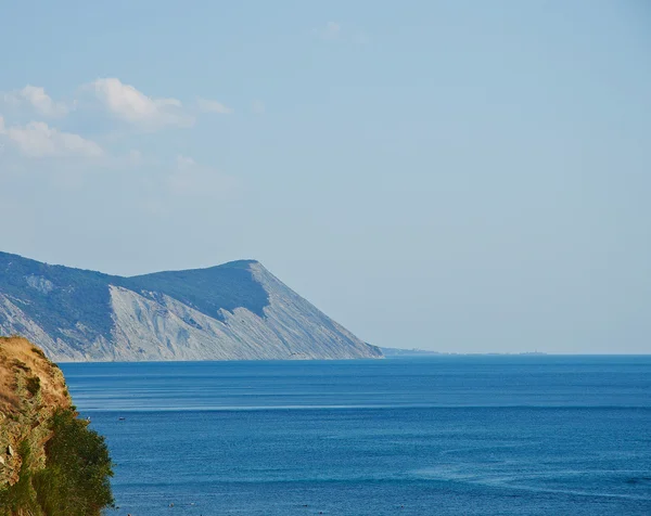 Roccia nel Mar Nero — Foto Stock