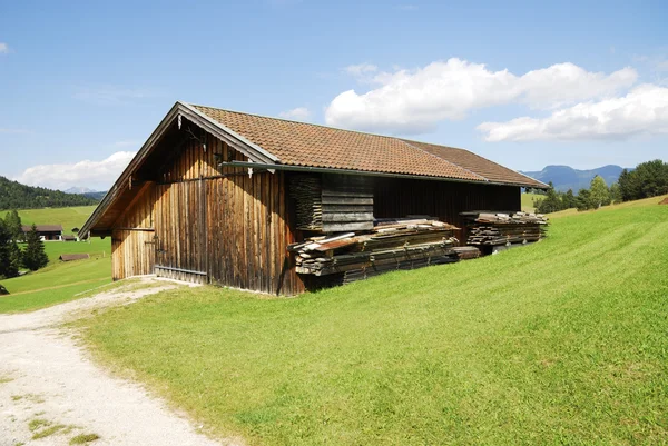 Alpské stodola — Stock fotografie