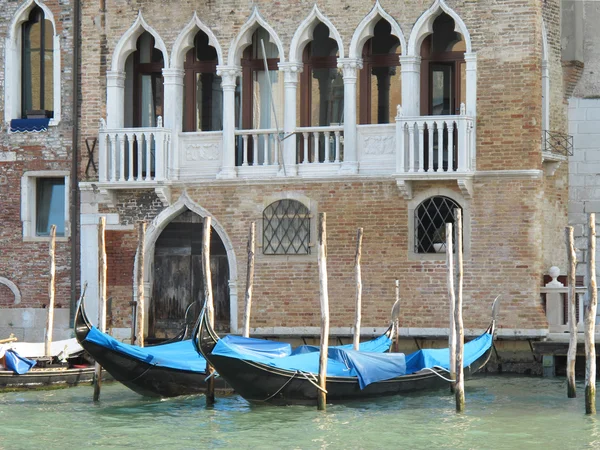 Antigua casa en Venecia, Italia — Foto de Stock