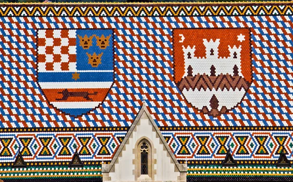 Saint marco kyrkans tak med kroatiska kappa ofarms — Stockfoto