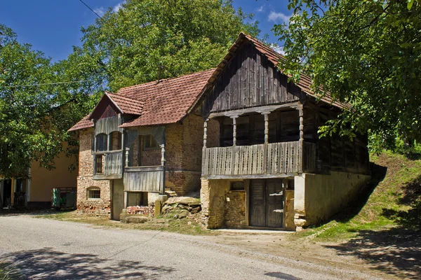 Традиционные исторические деревянные дома - винный погреб — стоковое фото