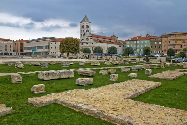 stock image Green square in Zadar - Forum, roman remains