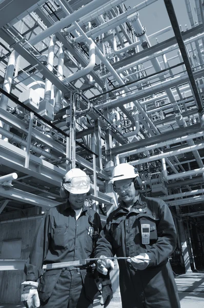 Oil and gas, refinery works — Stock Photo, Image