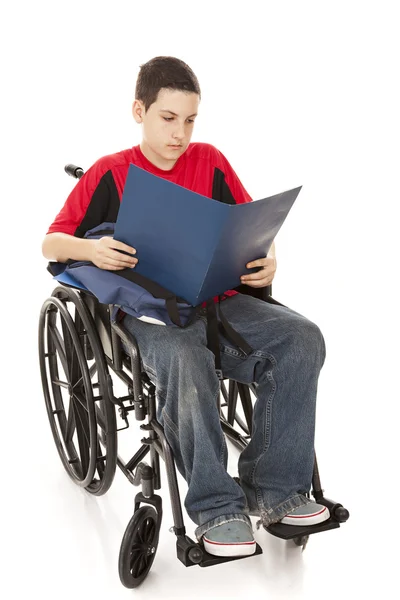 Engelli öğrenci okuma — Stok fotoğraf
