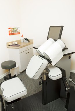 Chiropractoric Examining Room clipart