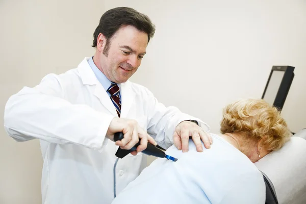 Modern Chiropractic Treatment — Stock Photo, Image
