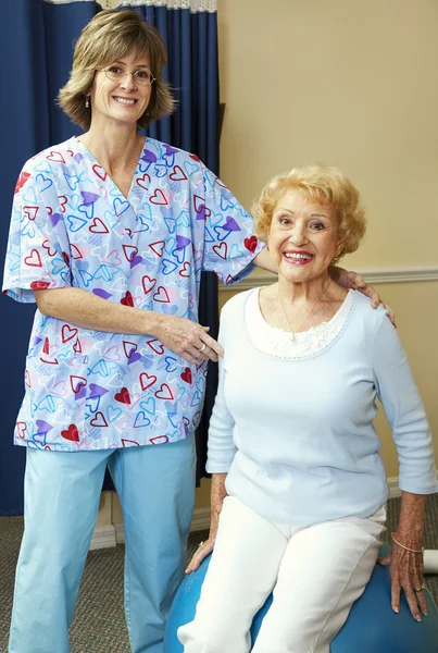 Physical Therapist and Patient — Stock Photo, Image
