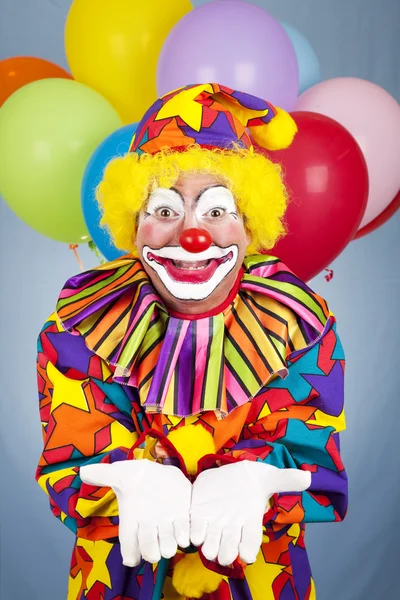 Verjaardag clown open overhandigde — Stok fotoğraf