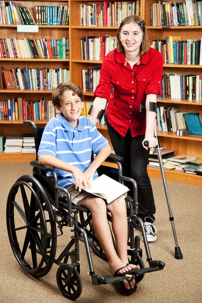 Crianças com deficiência na escola — Fotografia de Stock