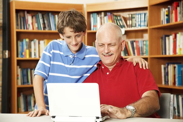 Vader en zoon online — Stockfoto