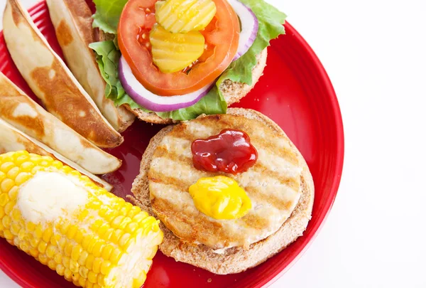 Potraviny zdravé piknik - krůtí hamburger — Stock fotografie