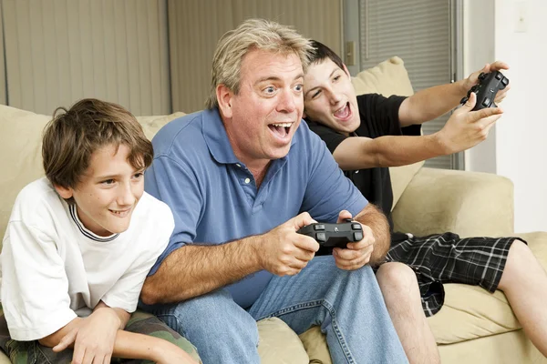 Férfi kötés - videojátékok — Stock Fotó