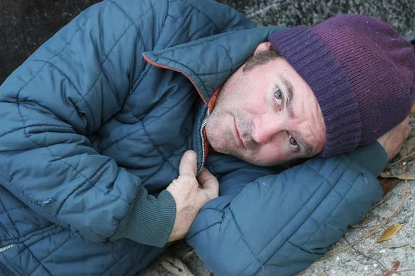 Hombre sin hogar - Ojos conmovedores — Foto de Stock