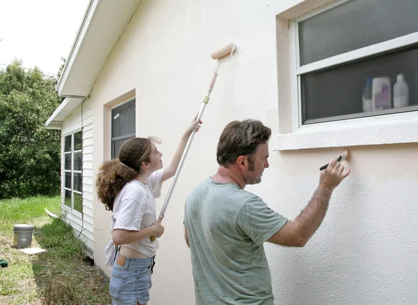 Projeto de pintura familiar — Fotografia de Stock