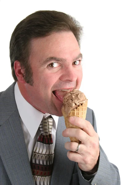 Empresário que gosta de sorvete — Fotografia de Stock