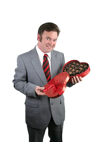 Sevgiliye adam ve çikolata — Stok fotoğraf