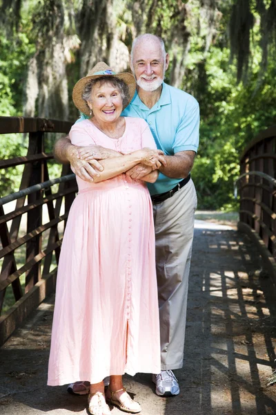 Seniorenpaar urlaubt — Stockfoto