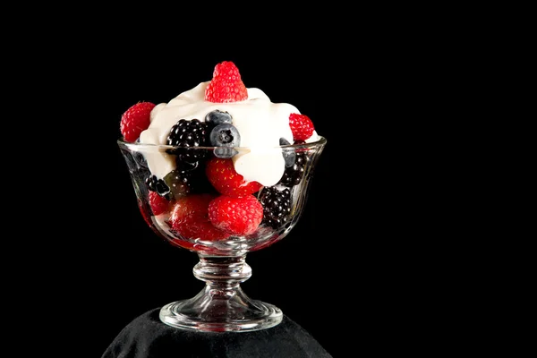 Mixed Berries and Greek Yogurt — Stock Photo, Image