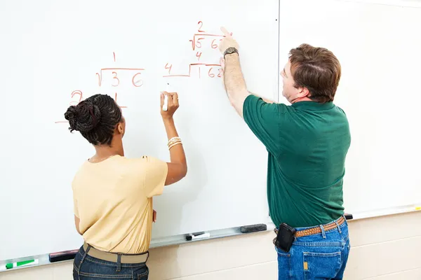 Mathematikunterricht - Schüler und Lehrer — Stockfoto