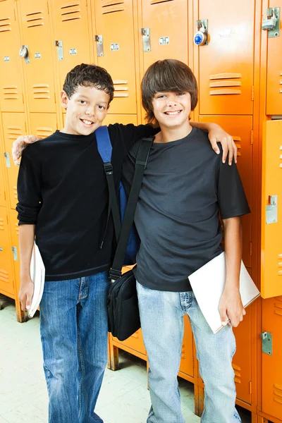 Meninos da escola - Melhores amigos — Fotografia de Stock