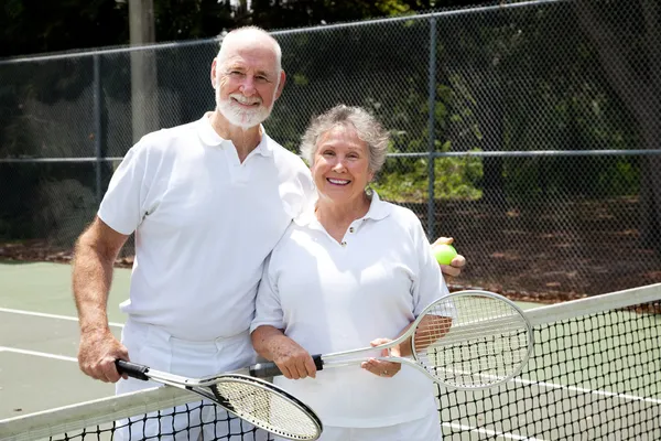 Tennis-Senioren-Paar — Stockfoto