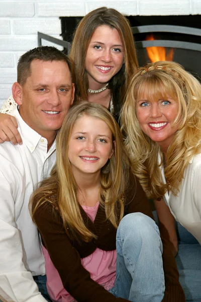 Vacker familj — Stockfoto