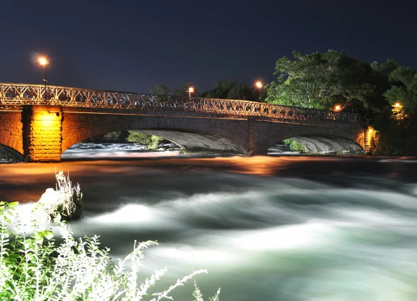 尼亚加拉河在晚上时间 — 图库照片