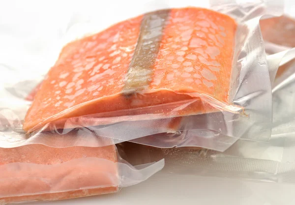 Zmrazené filety z lososa — Stock fotografie