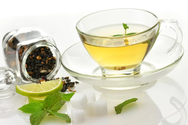 Zelený čaj s citrónem a mátou — Stock fotografie