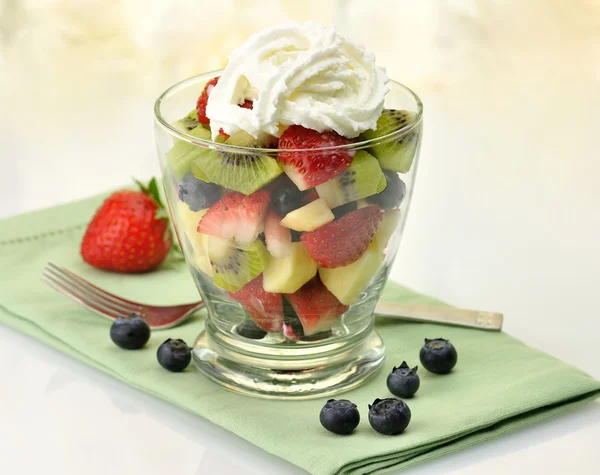 Fresh fruit salad in a glass — Stock Photo, Image