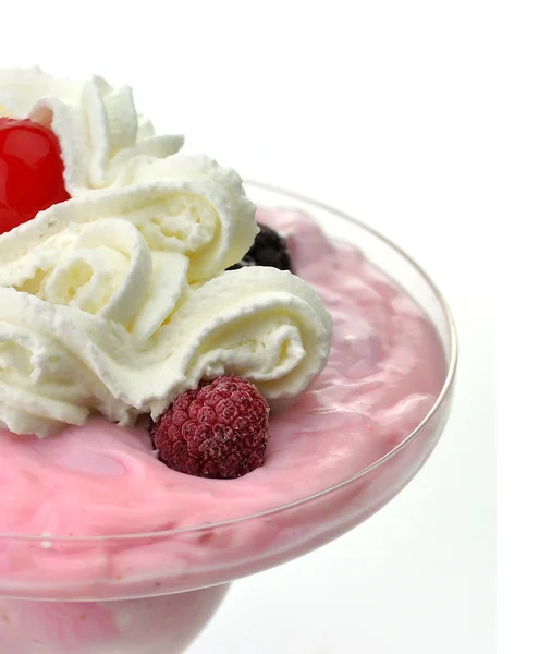 Dolce allo yogurt alla fragola — Foto Stock