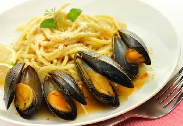 stock image Mussels with spaghetti