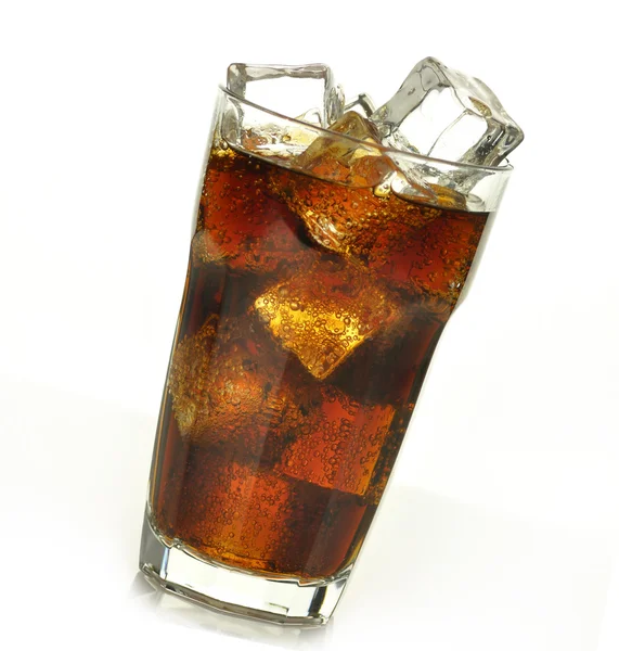 Cola z kostkami lodu — Zdjęcie stockowe