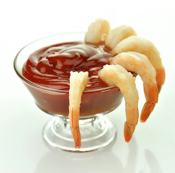 Shrimps with cocktail sauce — Stock Photo, Image