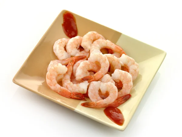 Crevettes sur une assiette — Photo