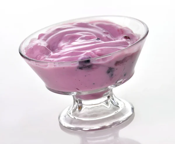 Blackberry and strawberry yogurt — Stock Photo, Image