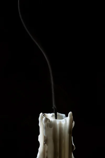 Kerze aus nächster Nähe mit Rauch — Stockfoto
