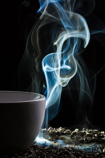 Geruch von gutem Tee aus einer Tasse — Stockfoto