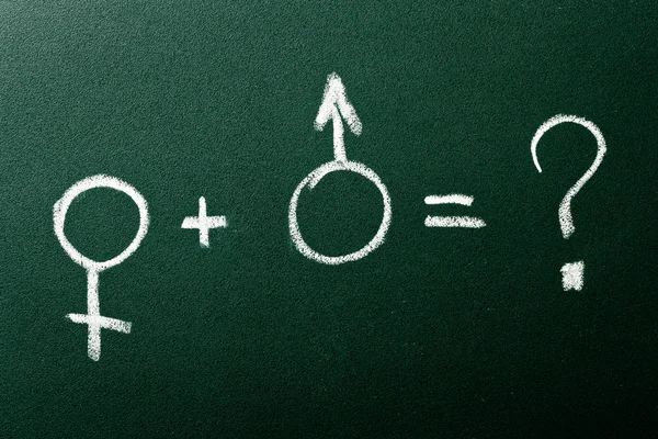 Pytanie o stosunek płci męskiej i żeńskiej na zielona tablica — Zdjęcie stockowe