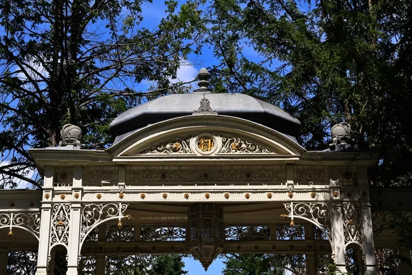 Entrance to an emperor's villa — Stock Photo, Image
