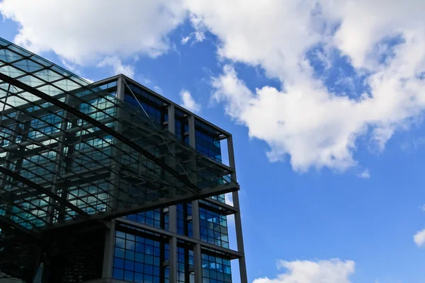 Modern üveg-acél épület — Stock Fotó