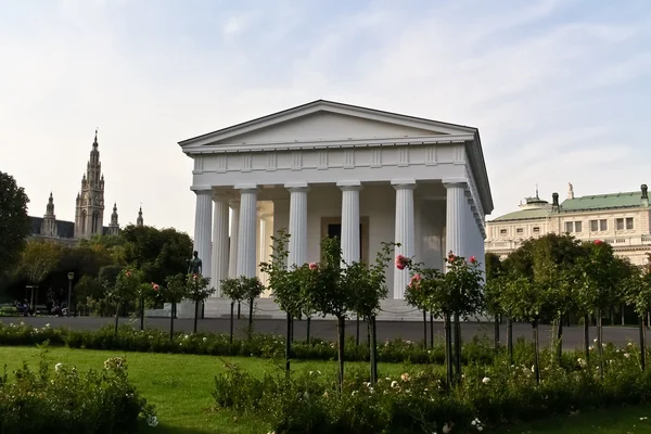 Храм в центре Вены — стоковое фото