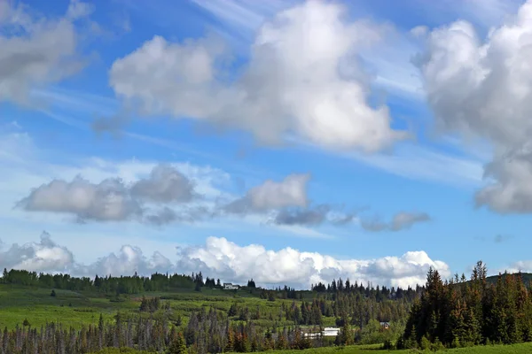 Streaming clouds in summer — Stok fotoğraf