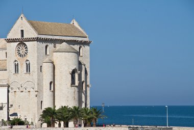 Katedral bulutlar ile