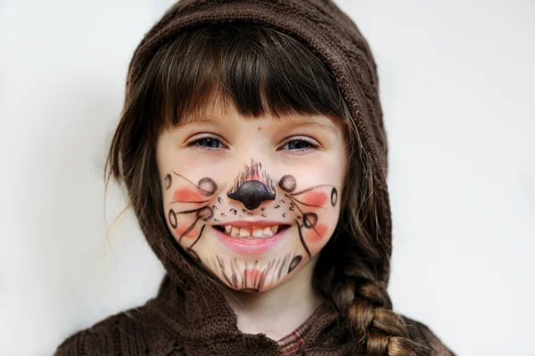 脸上涂油彩的可爱孩子女孩 — 图库照片
